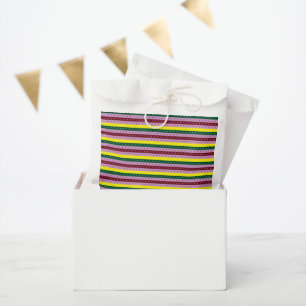 Sacolinha um fundo listrado multicolorido com pontos