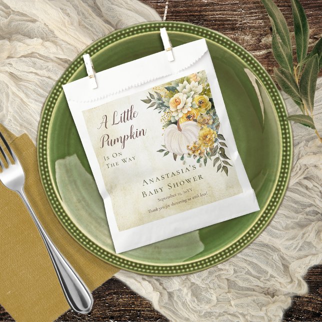 Sacolinha Um Pequeno Pumpkin Colhe Um Dourado Chá de fraldas ("A Little Pumpkin Is On The Way" White Pumpkin and Yellow Fall Floral Baby Shower Favor Bags)