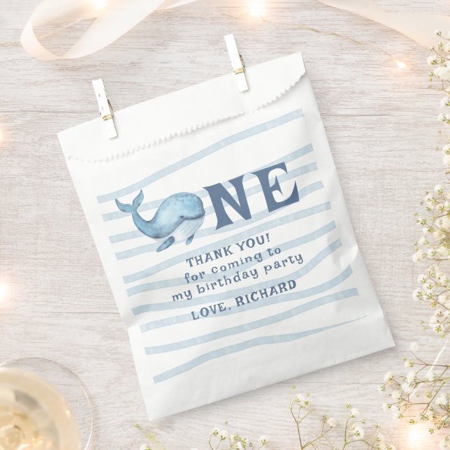 Sacolinha UM primeiro aniversario de baleia debaixo do obrig (Cortado)