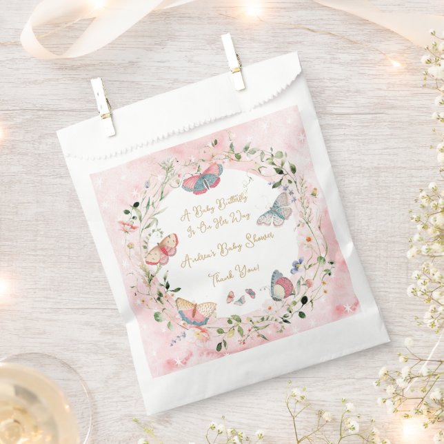 Sacolinha Uma Borboleta Bebê Está A Caminho De Chá de fralda (Cortado)