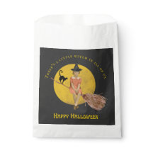 Uma Bruxa Pequena Em Todos Nós Halloween