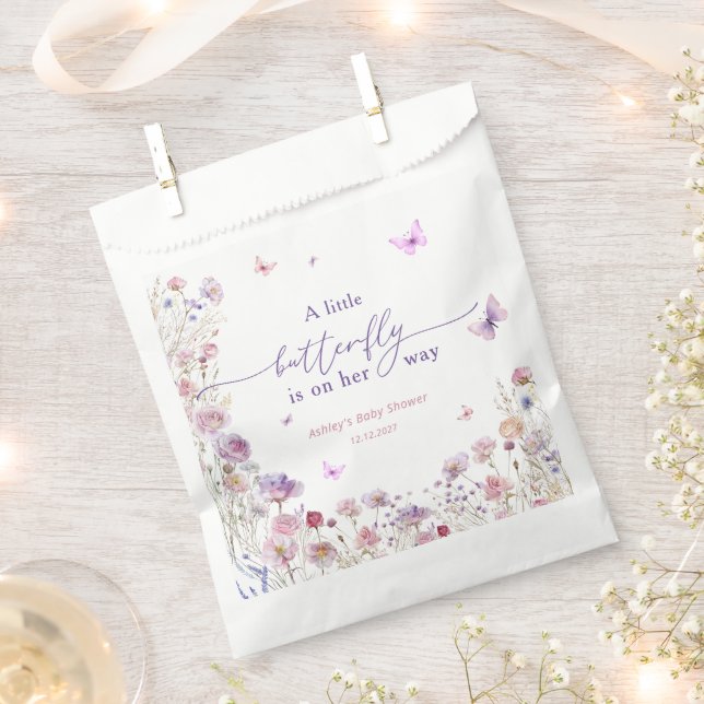 Sacolinha Uma Pequena Borboleta Está No Caminho Do Chá de fr (Cortado)