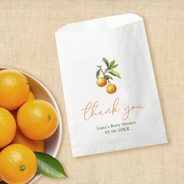 Sacolinha Uma Pequena Cutie Está No Caminho Do Chá de fralda (Criador carregado)