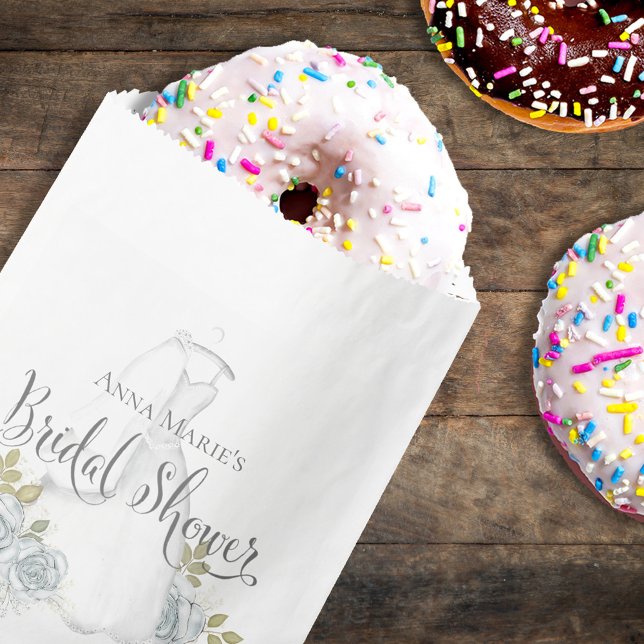 Sacolinha Vestido Floral Azul chá de panela Dusty (Classic wedding bridal shower favor bag with stylish calligraphy script. )