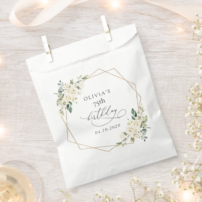 Sacolinha White Flowers, Cream Flowers, Boho, Birthday (Cortado)