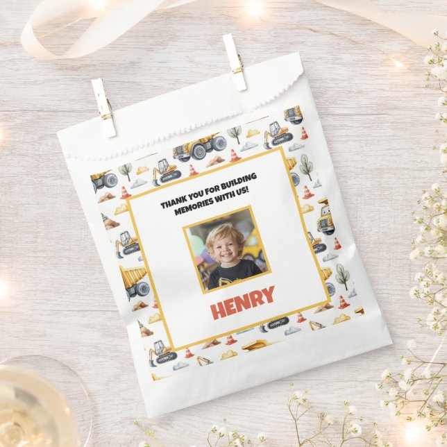 Sacolinha Yellow Construction Trucks Boy Birthday Thank You  (Cortado)