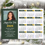 Sage Green 2025 Calendar Business Simple Magnetic<br><div class="desc">Cartão Magnético de Feriado Moderno de Negócios com Script de Calendário ‘Feliz ano novo’ com Escrito Manuscrito no Calendário 2025,  com Calendário de 2024 e feriados. Todos os textos estão pré-organizados para que você personalize fácil e rapidamente com seus próprios detalhes.</div>