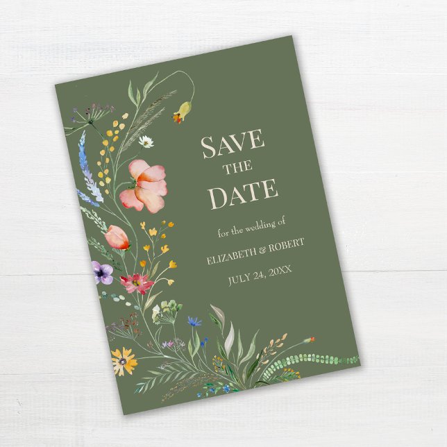 Sage Green Boho Wildflower Salva O Cartão De Data (Sage Green Boho Wildflowers Save The Date Card on white wooden table.)
