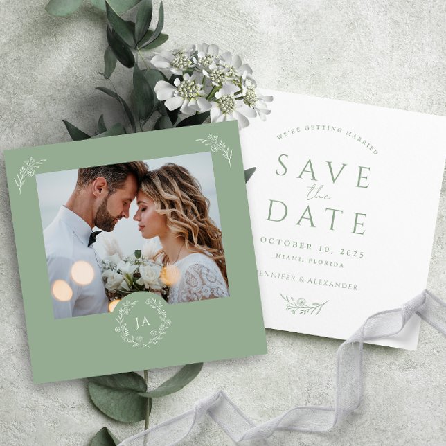 Sage Green Monograma Weding The Date Card (Criador carregado)