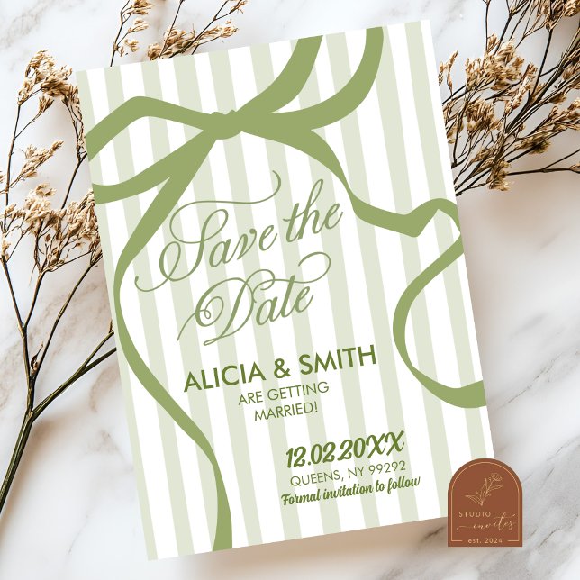 Sage Green Quirky Stripes Convite De Casamento (Criador carregado)