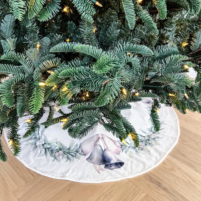 Saia Para Árvore De Natal De Poliéster Azevem e Sininhos de Prata Branco  (Mistletoe and silver bells christmas tree skirt)