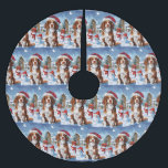 Saia Para Árvore De Natal De Poliéster Brittany Spaniel Dog Winter Wonderland Natal<br><div class="desc">Este design festivo captura o espírito alegre da época de férias, apresentando um adorável filhote vestindo um chapéu de Papai Noel. O cachorro está aninhado numa terra maravilhosa de inverno, completo com um boneco de neve, uma árvore de Natal decorada, e presentes lindamente envoltos. Os flocos de neve caem suavemente,...</div>