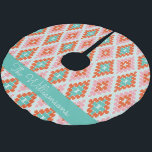 Saia Para Árvore De Natal De Poliéster Cute Winter Geométrico Patterno Teal e Nome Rosa<br><div class="desc">Padrão Geométrico de Inverno Cute Personalizado,  em Diamante,  em Terras de Natal Teais e Rosa</div>