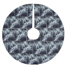 Saia Para Árvore De Natal De Poliéster Descida Skier em uma montanha