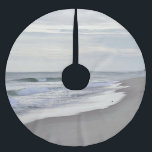 Saia Para Árvore De Natal De Poliéster Ondas e Sandy Beach de oceano<br><div class="desc">A cena bonito da praia com ondas de oceano e a costa arenosa em um dia morno do outono em Nauset encalham em Cape Cod.  Máscaras bonito do azul e das cinzas</div>