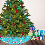 Saia Para Árvore De Natal De Poliéster Padrão de Celebração de Natal do Baseball Snowman<br><div class="desc">Esta saia festiva da árvore de Natal é criada com este divertido design de Besouro Snowman de Natal. Traga alegria de Natal para a sua árvore de Natal embrulhando a árvore com seu Natal festivo de Baseball durante a temporada de festas. Perfeito para os ventiladores de beisebol! Este design inclui...</div>