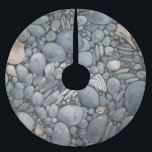 Saia Para Árvore De Natal De Poliéster Pedras de Praia Conchas Pebbles Rochas Pintura<br><div class="desc">Beach Stones and Shells - Esta pintura de uma praia rochosa é um close-up de pedras pretas na praia, e conchas pequenas e um caco de cerâmica que você pode pegar, examinar, e então colocar no seu bolso. Que sonho para os moradores e batedores de praia terem um pouco de...</div>