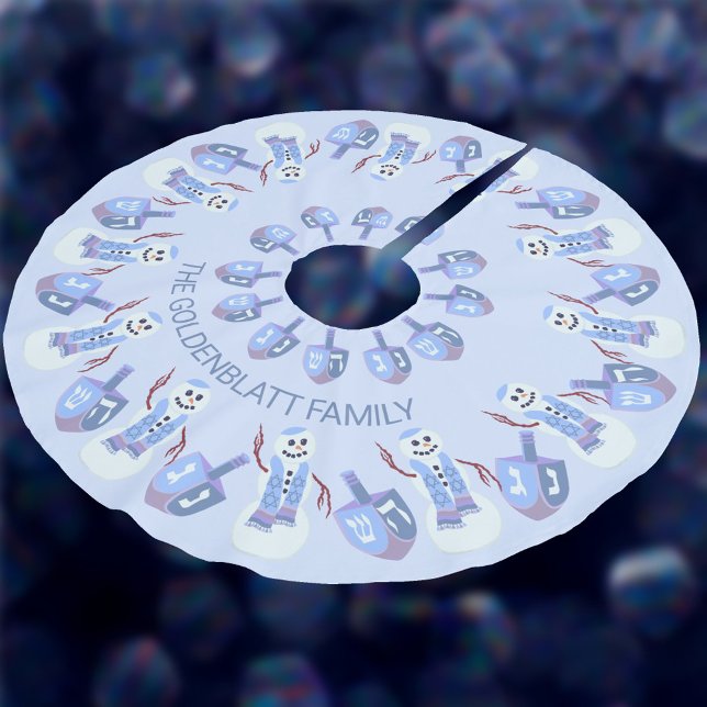 Saia Para Árvore De Natal De Poliéster Snowman Dreidels Hanukkah Pattern Chrismukkah (Add your name to this fun Hanukkah tree skirt for yourself or to gift to someone on your list)