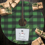 Saia Para Árvore De Natal De Poliéster Snowman Green Buffalo Xadrez Tree Skirt<br><div class="desc">Adicione um toque elegante à sua árvore de Natal nesta temporada de férias com uma saia de árvore de Xadrez verde Snowman. Design de saia de árvore apresenta uma caixa adornada com galhos de pínus e bonitinho bonitão de neve contra um fundo de xadrez de búfalo. Itens adicionais de presentes...</div>