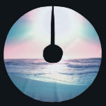 Saia Para Árvore De Natal De Poliéster Summer Sea Sunset Tropical Beach Photo<br><div class="desc">Linda praia tropical com vista colorida ao sol vista foto, apresentando uma surpreendente iridescência de cores do arco-íris ao sol sobre o mar, ondas calmas do oceano azul, areia azul-escura brilhante e um grande e brilhante sol branco, projetando uma mistura de cor rosa, verde, azul, verde-pastel cor costa do horizonte....</div>
