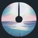 Saia Para Árvore De Natal De Poliéster Summer Sea Sunset Tropical Beach Photo<br><div class="desc">Linda praia tropical com vista colorida ao sol vista foto, apresentando uma surpreendente iridescência de cores do arco-íris ao sol sobre o mar, ondas calmas do oceano azul, areia azul-escura brilhante e um grande e brilhante sol branco, projetando uma mistura de cor rosa, verde, azul, verde-pastel cor costa do horizonte....</div>