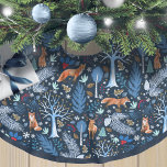 Saia Para Árvore De Natal De Poliéster Winter Woodland Blue/Dourado ID785<br><div class="desc">Este padrão original de saia da árvore apresenta uma paleta colorida chamusca em tons de azul e ouro. O charme sofisticado desta design não é apenas para crianças ou para o Natal; a terra maravilhosa de inverno de animais e folhagem dá a este padrão uma vibração moderna e contemporânea. As...</div>