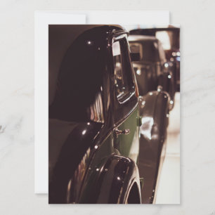 Sala de exposição de belos carros clássicos antigo