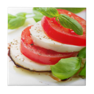 Salada de Caprese. Fatias do tomate e da mussarela