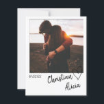 Salvar minimamente o Cartão com fotos de data<br><div class="desc">Belo casamento mínimo salve o cartão de data com fotografia e tipografia caligráfica moderna. Você pode mudar facilmente qualquer pedaço de texto e substituir a foto. Se quiser alterar fontes,  cores ou qualquer outro elemento design,  clique para "Personalizar mais".</div>