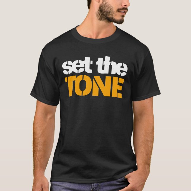 Santonio Holmes ajustou a camisa do tom (Frente)