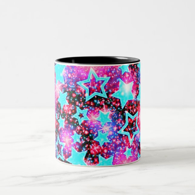 São duas xícaras de café e chá. (Centro)