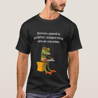 Sapo em um Bidet, camisa escura