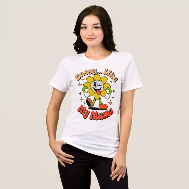Sassuda Como Minha Mãe Camiseta Vermelha Divertida (Frente Completa)