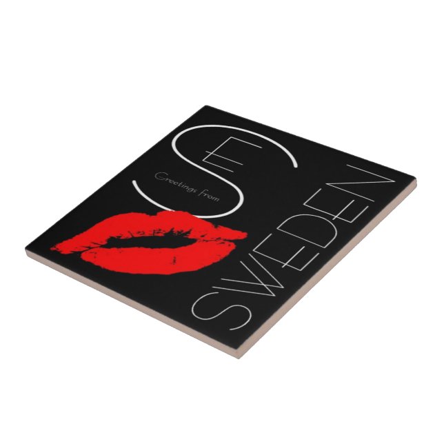 Saudações da Suecia Red Lipstick Love Kiss Black (Lateral)