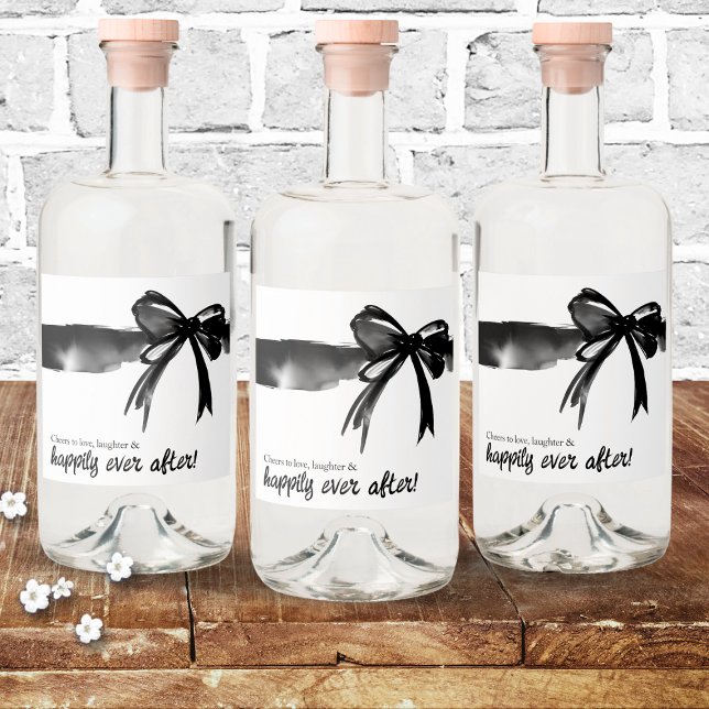 Saúde ao Amor Simples Trendy Modern Arco Casamento (Cheers to Love Simple Trendy Modern Watercolor Bow Wedding Liquor Bottle Label bar favor decor chic )