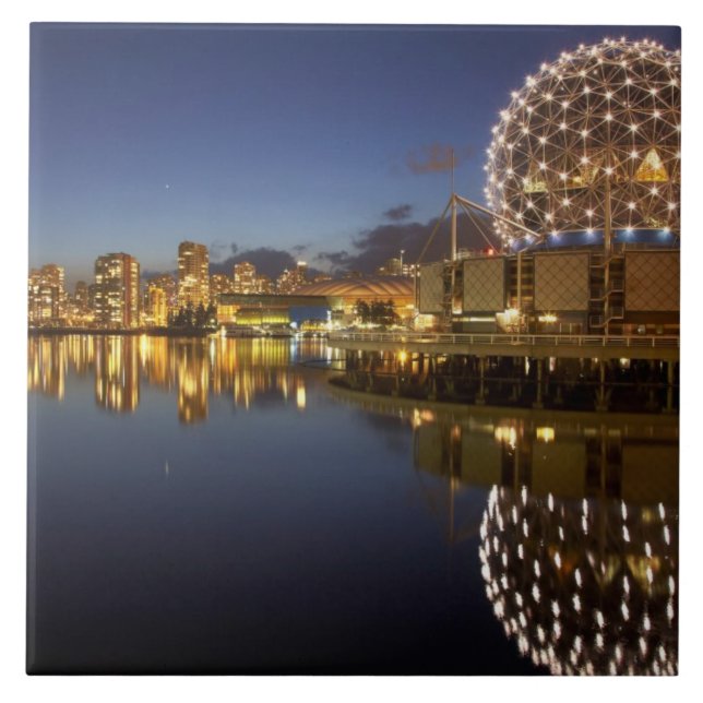 Science World e CBD refletidos em False Creek, (Frente)