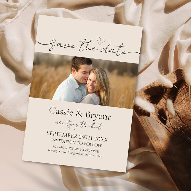 Script Moderno Salve o Convite de Data Elegante (Classic Modern Calligraphy Script Elegant Save the Date Invitation)