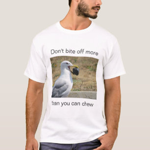 Seagull com um bom conselho, em uma camiseta