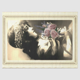 Seda Garota segurando Rosas de papel tecidual