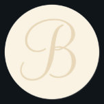 Selo de Envelope Ecru & Cream Monograma / Etiqueta<br><div class="desc">Coloque o toque final nos convites de casamento, cartões salve a data ou outra correspondência com estes selos de envelope personalizados. Você também pode usá-los como etiquetas de favoritos de casamento ou etiquetas de presentes. Este adesivo de casamento apresenta um monograma de sono num fundo de natas. Você pode adicionar...</div>