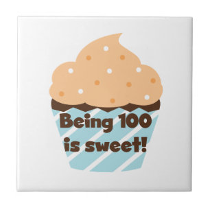 Ser 100 é t-shirt e presentes doces do aniversár