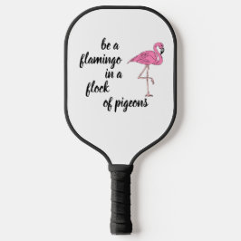 Ser um Flamingo num Bando de Porcos