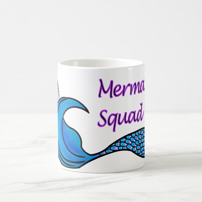 Sereia com cauda azul de sereia numa caneca (Centro)