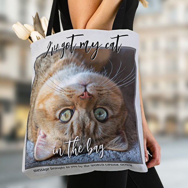 Seu engraçado gato fotográfico na bolsa de sapato (Tote bag featuring your custom cat (or other) photo and (funny or other) texts on neutral grey blue)