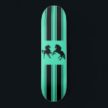 Seu skate desportivo de cores com cavalos negros<br><div class="desc">Tabuleiro desportivo de cores personalizadas com cavalos negros - Pintura e Design por MIGNED</div>