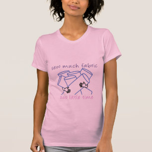 Sew muita camisa das mulheres do tecido