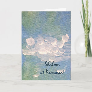 Shalom nas nuvens brancas do cartão do Passover n