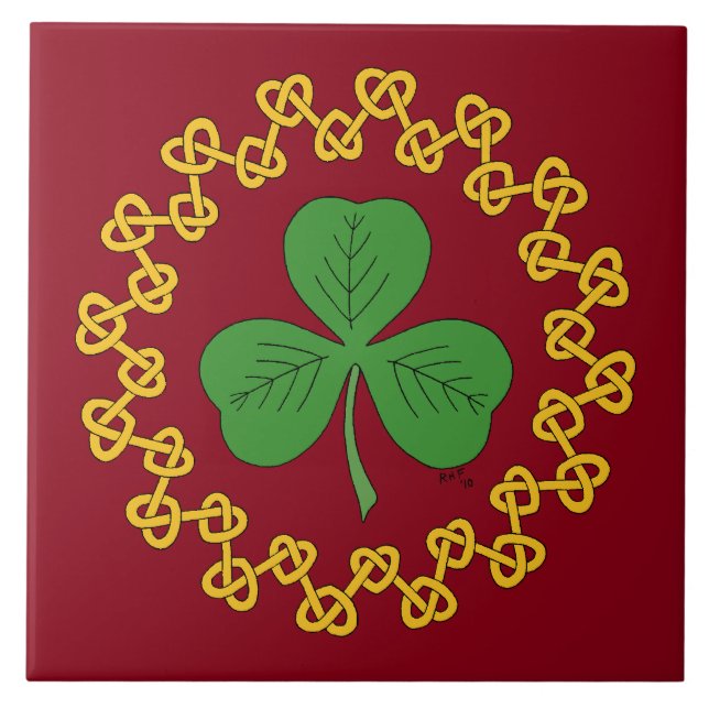 Shamrock and Knotwork on Red (Frente)