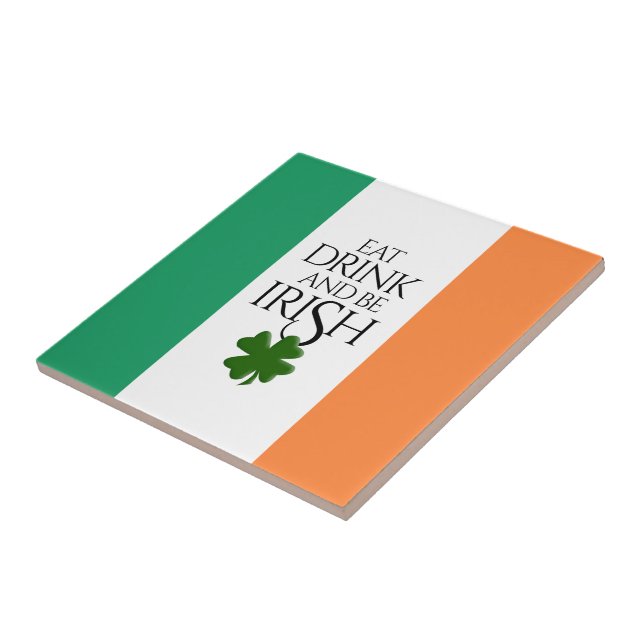 Shamrock coma bebida e Be Irish Flag (Lateral)