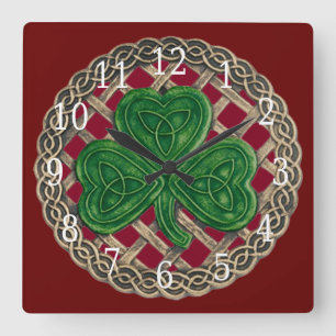 Shamrock Vermelho e Nódulos Celtas Relógio Quadrad